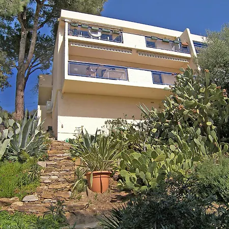 Apartment Les Alizees By Interhome
